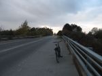 Kun ved broen over Helsingørvejen er der en passende bredde på vejbanen for cyklist-sikkerhed